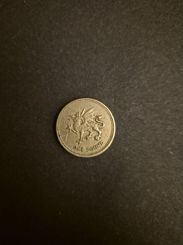 2000 UK One Pound Coin: Welsh Dragon Design - Circulated